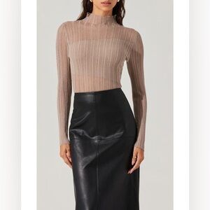 ASTR the Label Metallic Contrast Funnel Neck Sweater